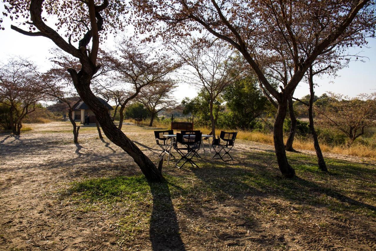 Hakusembe River Campsite Рунду Экстерьер фото