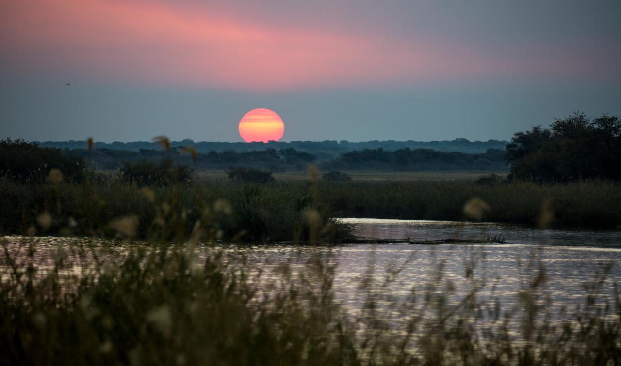 Hakusembe River Campsite Рунду Экстерьер фото